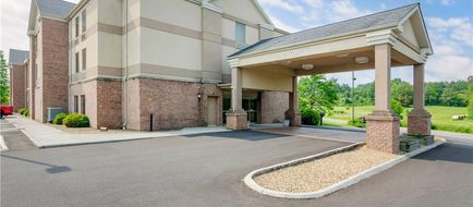 Comfort Inn & Suites Exterior