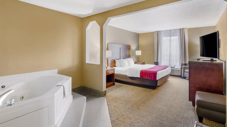 Comfort Inn & Suites Suite