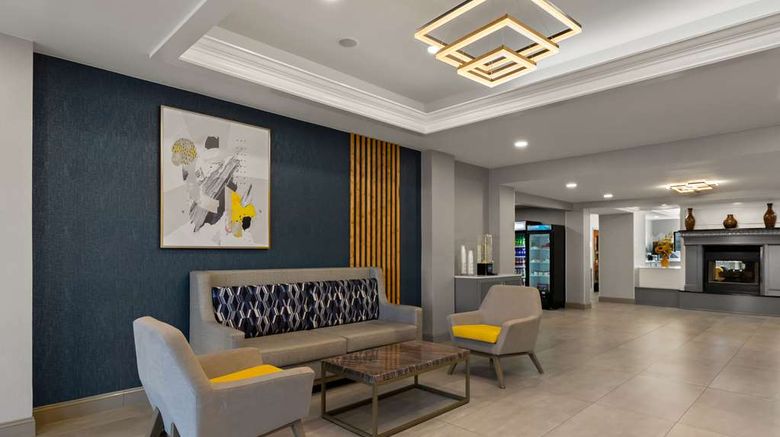 <b>Comfort Inn & Suites Ashland Richmond Lobby</b>. Images powered by <a href="https://iceportal.shijigroup.com/" title="IcePortal" target="_blank">IcePortal</a>.