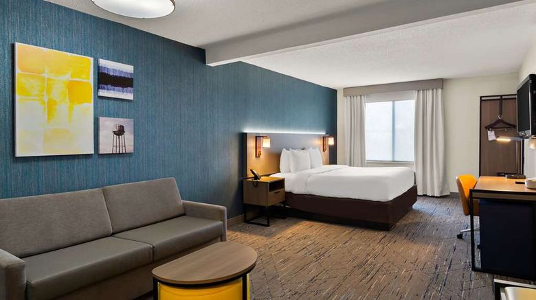 <b>Comfort Inn & Suites Ashland Richmond Suite</b>. Images powered by <a href="https://iceportal.shijigroup.com/" title="IcePortal" target="_blank">IcePortal</a>.