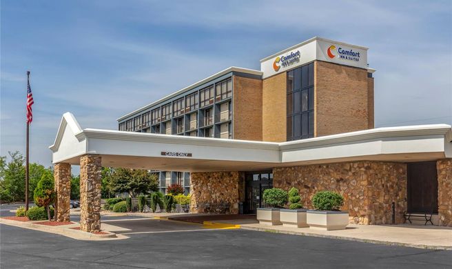 Comfort Inn & Suites Exterior