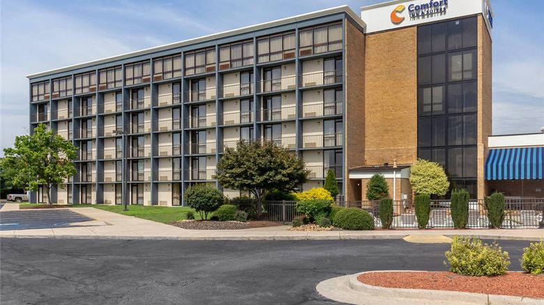 <b>Comfort Inn & Suites Exterior</b>. Images powered by <a href="https://iceportal.shijigroup.com/" title="IcePortal" target="_blank">IcePortal</a>.