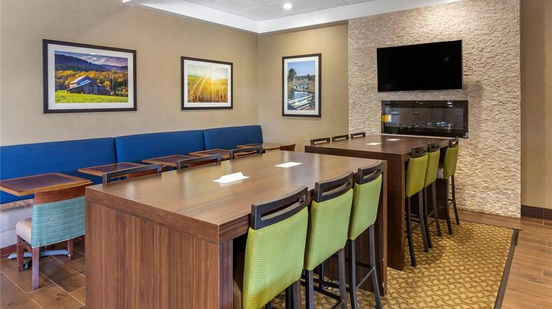 <b>Comfort Inn & Suites Restaurant</b>. Images powered by <a href="https://iceportal.shijigroup.com/" title="IcePortal" target="_blank">IcePortal</a>.