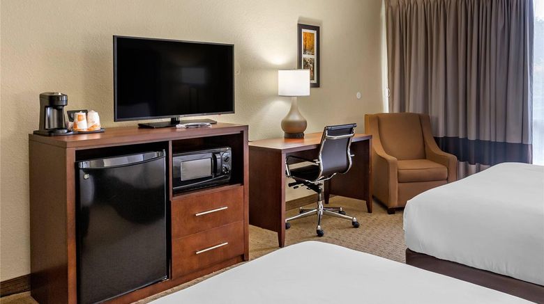 <b>Comfort Inn & Suites Room</b>. Images powered by <a href="https://iceportal.shijigroup.com/" title="IcePortal" target="_blank">IcePortal</a>.