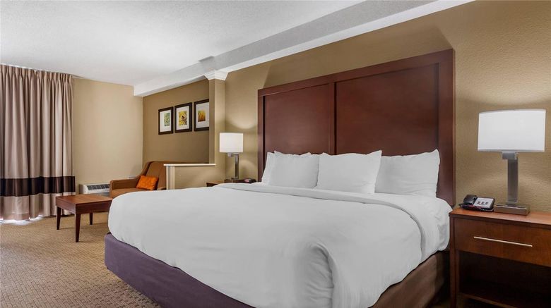 <b>Comfort Inn & Suites Suite</b>. Images powered by <a href="https://iceportal.shijigroup.com/" title="IcePortal" target="_blank">IcePortal</a>.