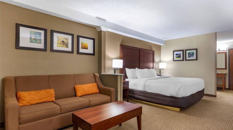 <b>Comfort Inn & Suites Suite</b>. Images powered by <a href="https://iceportal.shijigroup.com/" title="IcePortal" target="_blank">IcePortal</a>.