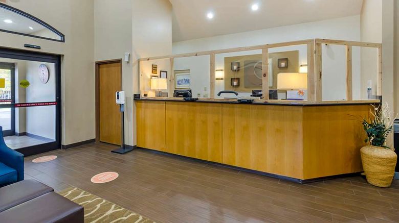 <b>Comfort Inn Atkins-Marion Lobby</b>. Images powered by <a href="https://iceportal.shijigroup.com/" title="IcePortal" target="_blank">IcePortal</a>.