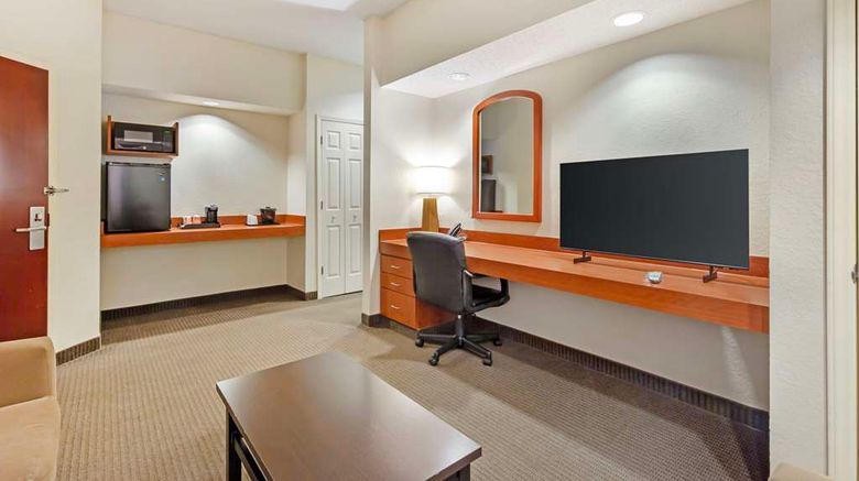 <b>Sleep Inn & Suites Suite</b>. Images powered by <a href="https://iceportal.shijigroup.com/" title="IcePortal" target="_blank">IcePortal</a>.