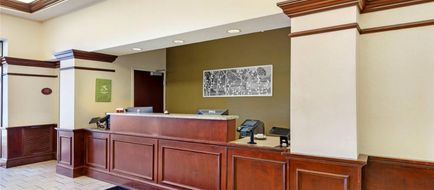 Sleep Inn & Suites Lobby