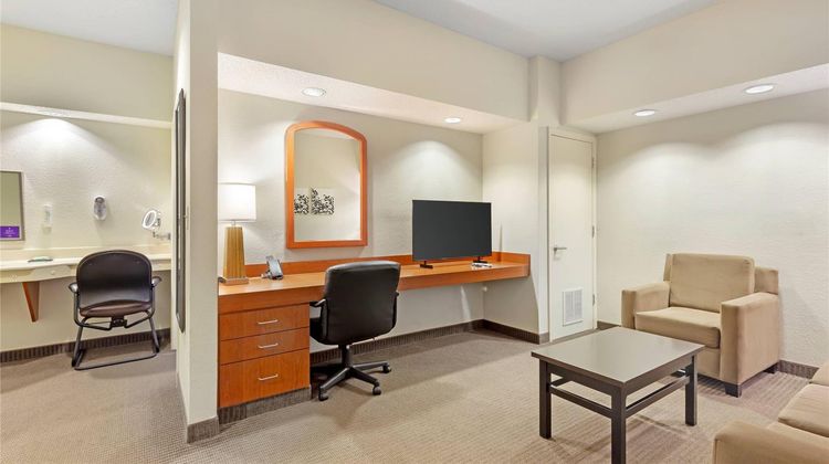 Sleep Inn & Suites Suite