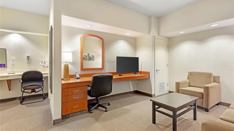 <b>Sleep Inn & Suites Suite</b>. Images powered by <a href="https://iceportal.shijigroup.com/" title="IcePortal" target="_blank">IcePortal</a>.