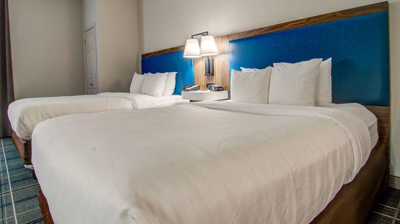 <b>Comfort Suites Airport Room</b>. Images powered by <a href="https://iceportal.shijigroup.com/" title="IcePortal" target="_blank">IcePortal</a>.
