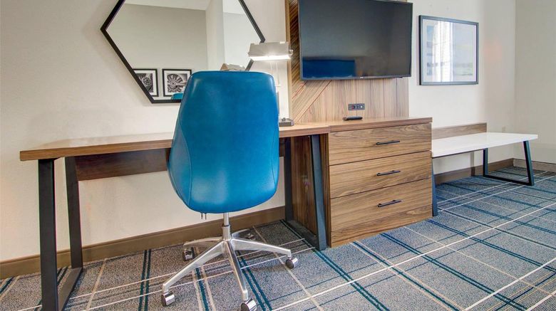 <b>Comfort Suites Airport Suite</b>. Images powered by <a href="https://iceportal.shijigroup.com/" title="IcePortal" target="_blank">IcePortal</a>.
