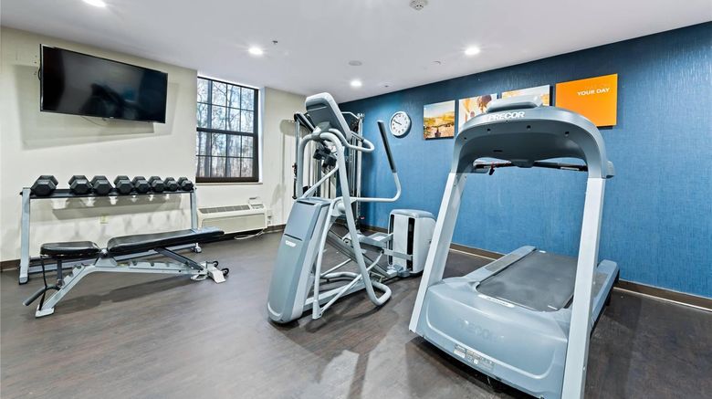 <b>Comfort Suites Airport Health</b>. Images powered by <a href="https://iceportal.shijigroup.com/" title="IcePortal" target="_blank">IcePortal</a>.
