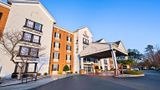 Comfort Suites Airport Exterior
