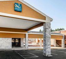 Quality Inn South Boston Exterior