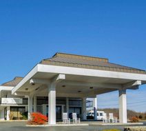 Quality Inn Exterior