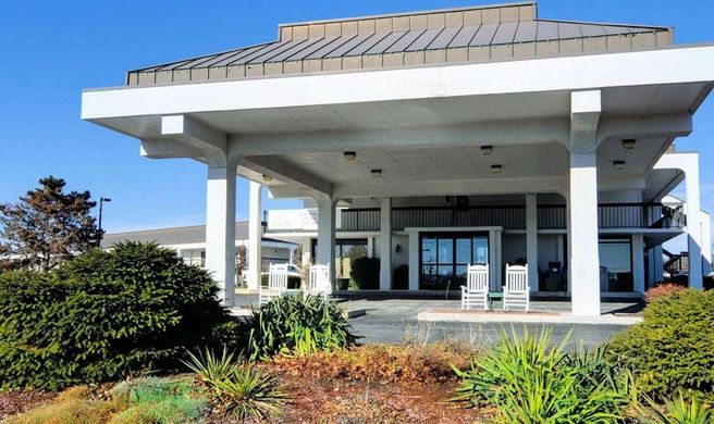 Quality Inn Exterior