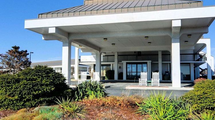 Quality Inn Exterior