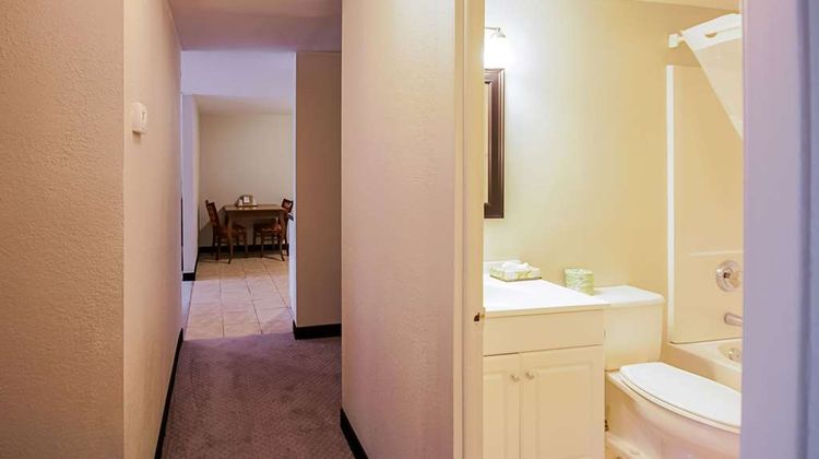 Quality Inn at Potomac Mills Suite