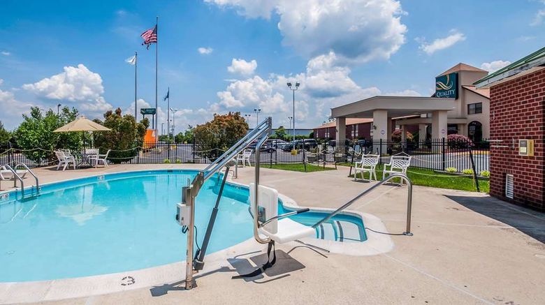 <b>Quality Inn at Potomac Mills Pool</b>. Images powered by <a href="https://iceportal.shijigroup.com/" title="IcePortal" target="_blank">IcePortal</a>.