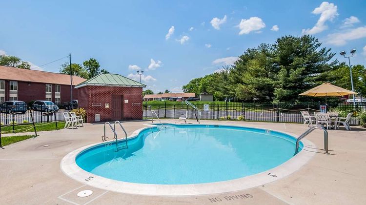 Quality Inn at Potomac Mills Pool