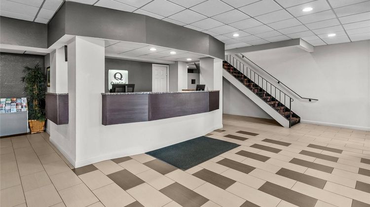 Quality Inn at Potomac Mills Lobby