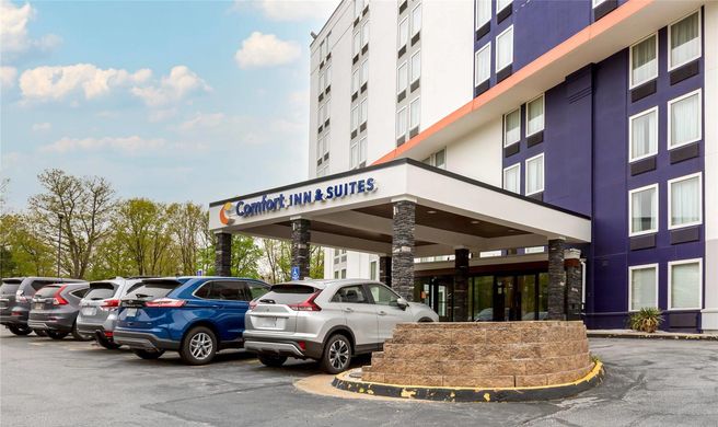 Comfort Inn & Suites Alexandria Exterior
