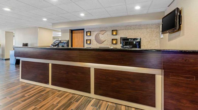<b>Comfort Inn Herndon-Reston Lobby</b>. Images powered by <a href="https://iceportal.shijigroup.com/" title="IcePortal" target="_blank">IcePortal</a>.