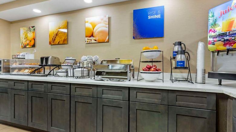 <b>Comfort Inn Herndon-Reston Restaurant</b>. Images powered by <a href="https://iceportal.shijigroup.com/" title="IcePortal" target="_blank">IcePortal</a>.