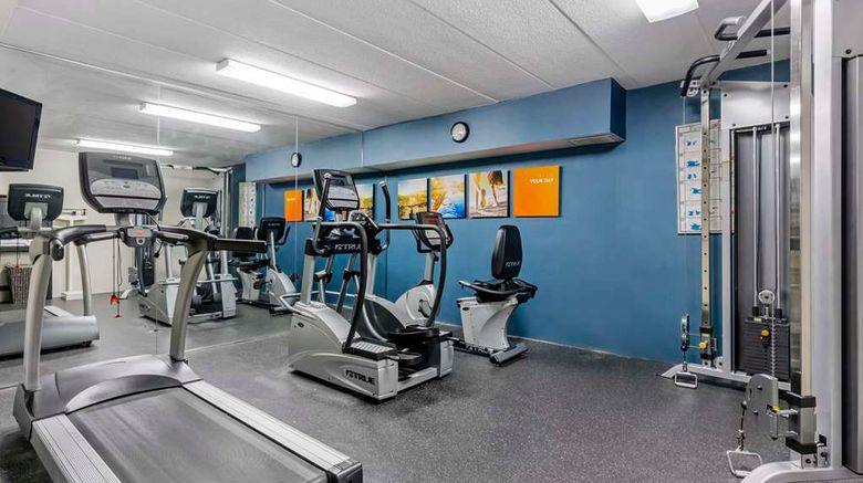 <b>Comfort Inn Herndon-Reston Health</b>. Images powered by <a href="https://iceportal.shijigroup.com/" title="IcePortal" target="_blank">IcePortal</a>.
