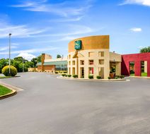 Quality Inn Roanoke Airport Exterior