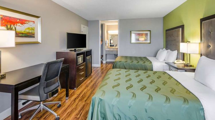 Quality Inn Roanoke Airport Room