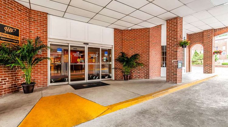 Comfort Inn Ballston Exterior