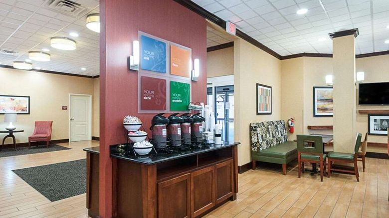 <b>Comfort Inn Ballston Lobby</b>. Images powered by <a href="https://iceportal.shijigroup.com/" title="IcePortal" target="_blank">IcePortal</a>.