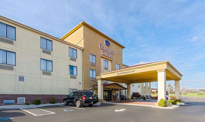 Comfort Suites Exterior