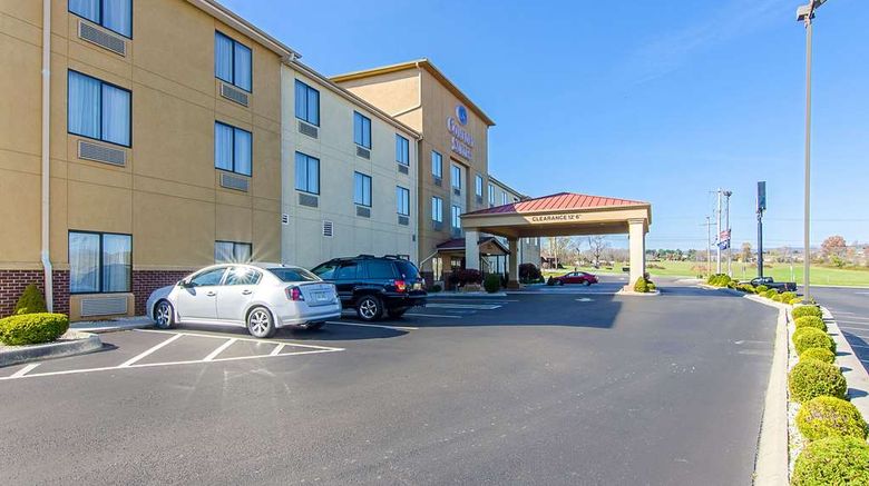 <b>Comfort Suites Exterior</b>. Images powered by <a href="https://iceportal.shijigroup.com/" title="IcePortal" target="_blank">IcePortal</a>.