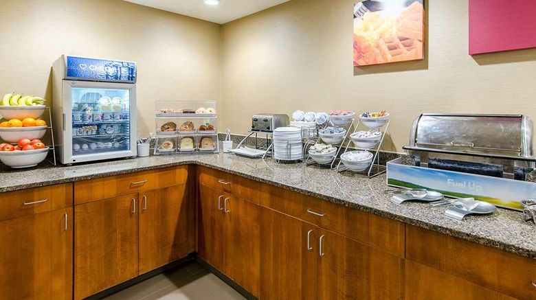 <b>Comfort Suites Restaurant</b>. Images powered by <a href="https://iceportal.shijigroup.com/" title="IcePortal" target="_blank">IcePortal</a>.