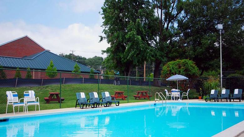 <b>Quality Inn Mount Vernon Pool</b>. Images powered by <a href="https://iceportal.shijigroup.com/" title="IcePortal" target="_blank">IcePortal</a>.