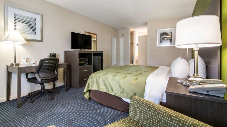 Quality Inn Little Creek Room