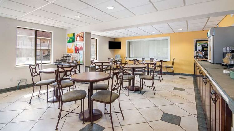 Quality Inn Little Creek Restaurant