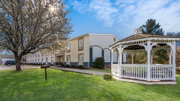 Quality Inn Farmville Exterior