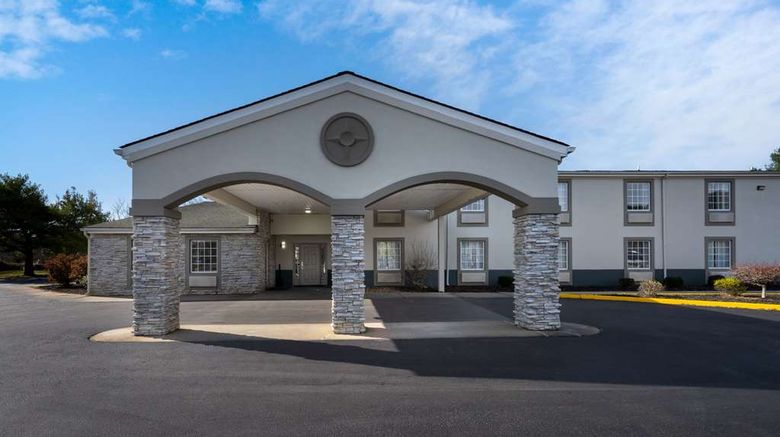<b>Quality Inn Farmville Exterior</b>. Images powered by <a href="https://iceportal.shijigroup.com/" title="IcePortal" target="_blank">IcePortal</a>.