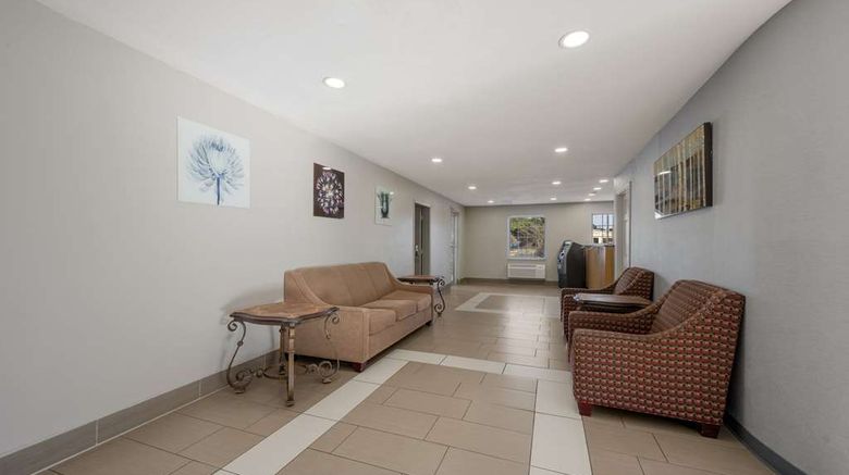 <b>Quality Inn Farmville Lobby</b>. Images powered by <a href="https://iceportal.shijigroup.com/" title="IcePortal" target="_blank">IcePortal</a>.
