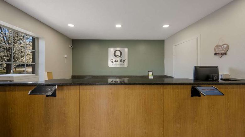 <b>Quality Inn Farmville Lobby</b>. Images powered by <a href="https://iceportal.shijigroup.com/" title="IcePortal" target="_blank">IcePortal</a>.