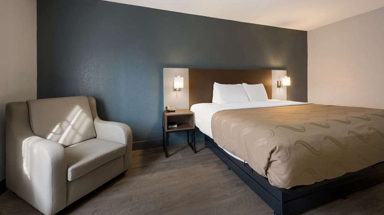 Quality Inn Farmville Room
