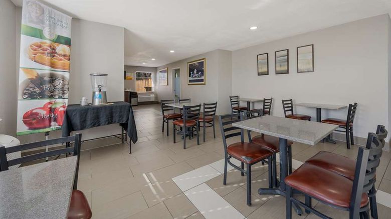 <b>Quality Inn Farmville Restaurant</b>. Images powered by <a href="https://iceportal.shijigroup.com/" title="IcePortal" target="_blank">IcePortal</a>.