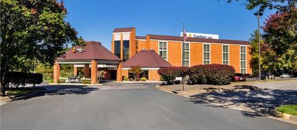 Comfort Inn Virginia Horse Center Exterior