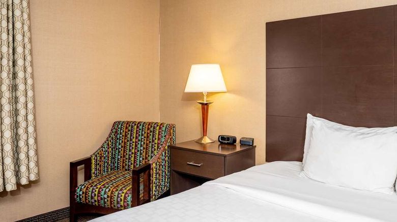 <b>Clarion Pointe Harrisonburg Suite</b>. Images powered by <a href="https://iceportal.shijigroup.com/" title="IcePortal" target="_blank">IcePortal</a>.