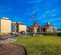 Clarion Pointe Harrisonburg Exterior